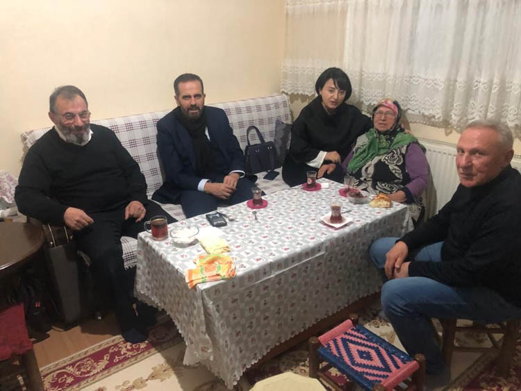 AK Parti Beykoz'da iftar sofralarına konuk oldu