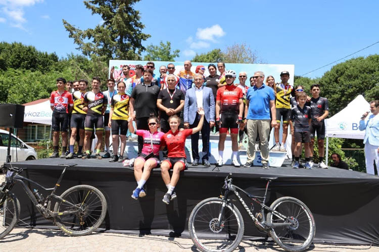 Beykoz'da kiraz festivalinin finali bisiklet yarışı