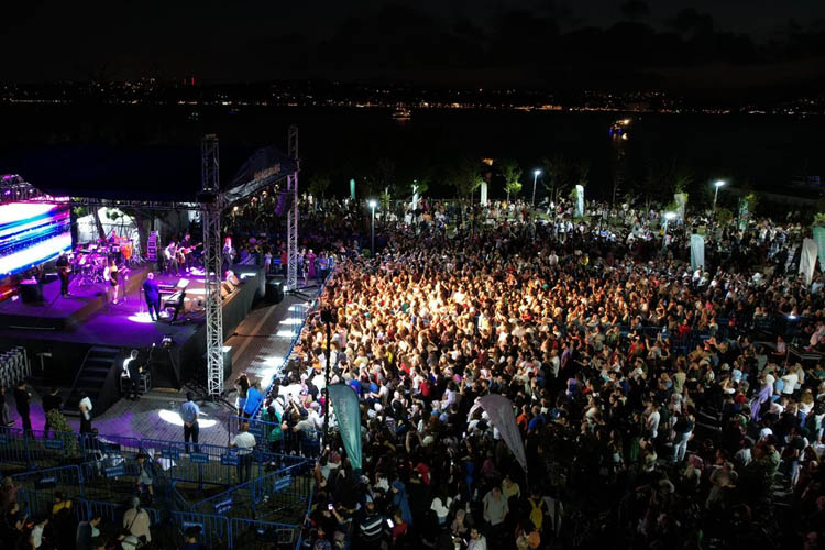Beykoz festival Burcu Güneş konseriyle başladı
