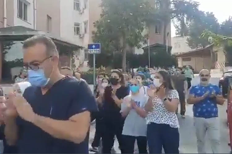 Beykoz doktorlarından Ekrem Karakaya protestosu