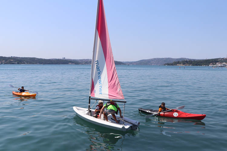 Kano ve yelken sporları Beykoz'da can buluyor