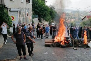 Beykoz'da atılan taşlarla 7 polis yaralandı