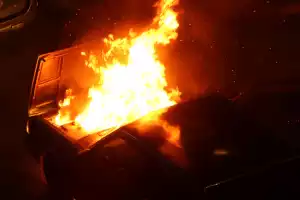 Beykoz Kavacık Meydanı'nda alev alev yandı