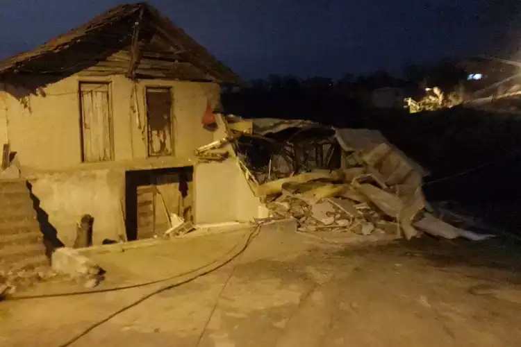 Beykoz’da 91 yaşındaki kadının evini yıktılar