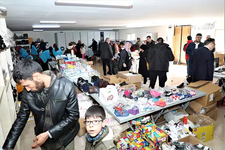 Beykoz Belediyesi 330 personeliyle deprem bölgesinde