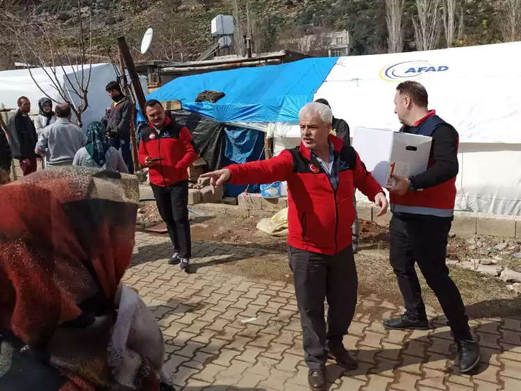 Deprem bölgesinde Beykoz'un yüzünü ağarttılar