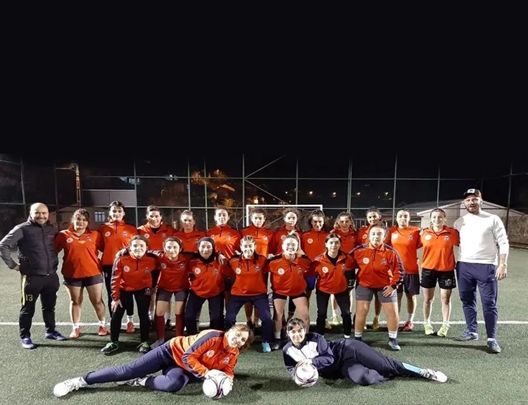Rüzgarlıbahçe Kadın Futbol Takımı sezonu açıyor