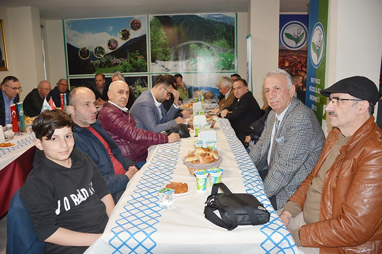 Beykoz Rizeliler Derneği’nde iftar buluşması