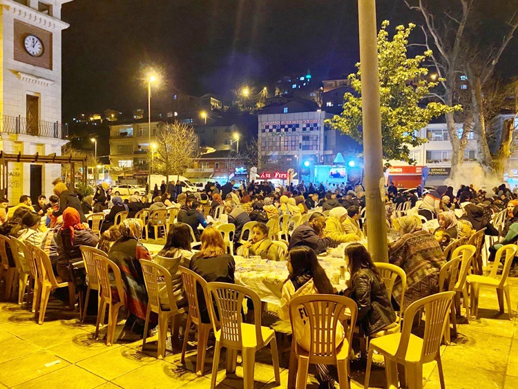 AK Parti Beykoz Ramazanı dolu dolu yaşıyor