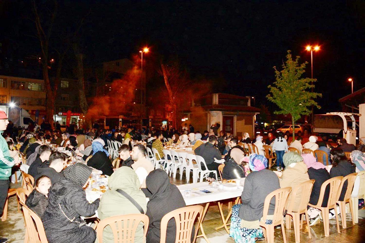 AK Parti Beykoz Ramazanı dolu dolu yaşıyor