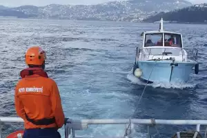 Beykoz'da yardım isteyen teknedeki vatandaşlar kurtarıldı