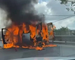 Beykoz’da araç yangını…  Şoför kendini dışarı attı