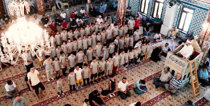 Beykoz’un çocukları 15 Temmuz için camide ayağa kalktı