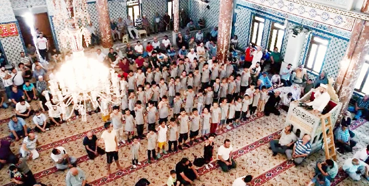 Beykoz’un çocukları 15 Temmuz için camide ayağa kalktı