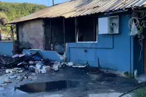  Beykoz'da ahşap ev kundaklandı