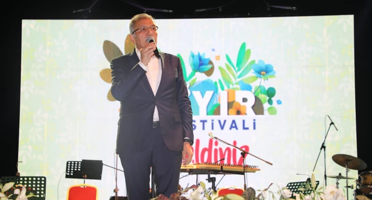 Beykoz Çayır Festivali Kurtoğlu ve Dindar konserleriyle başladı