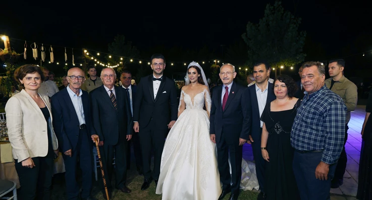 CHP Genel Başkanı Kılıçdaroğlu Beykoz'da düğüne katıldı