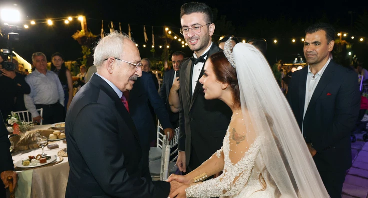 CHP Genel Başkanı Kılıçdaroğlu Beykoz'da düğüne katıldı
