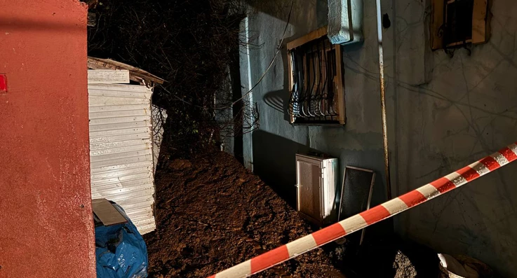 Beykoz'da toprak kaydı, evler boşaltıldı