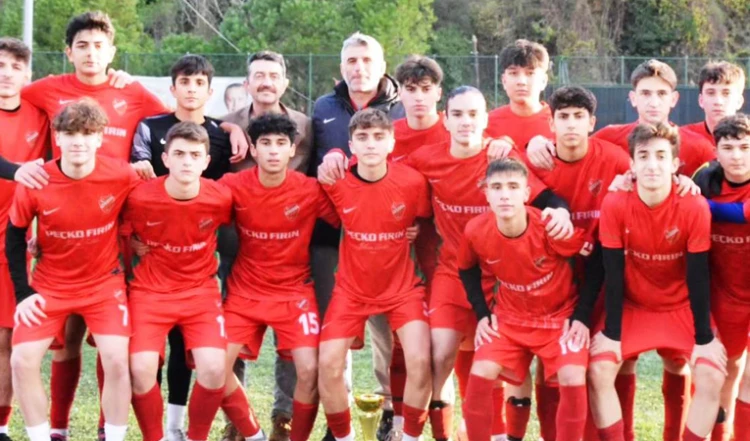 Beykoz’un namağlup şampiyonu… Paşabahçe U16