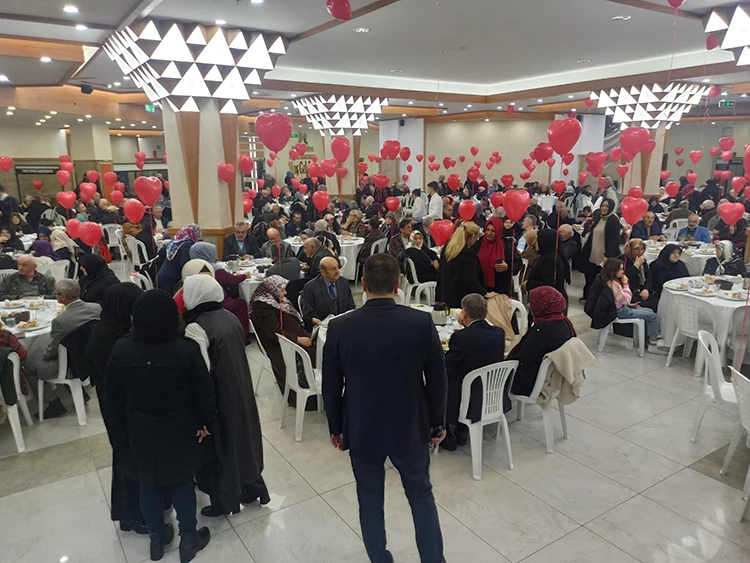 Beykoz’da 40 yıllık sevgililerin 14 Şubat buluşması