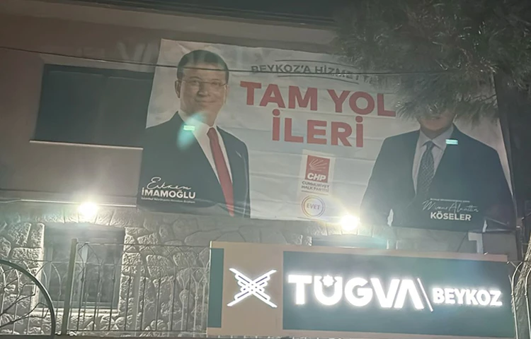Beykoz’da TÜGVA binasına CHP afişi astırdılar