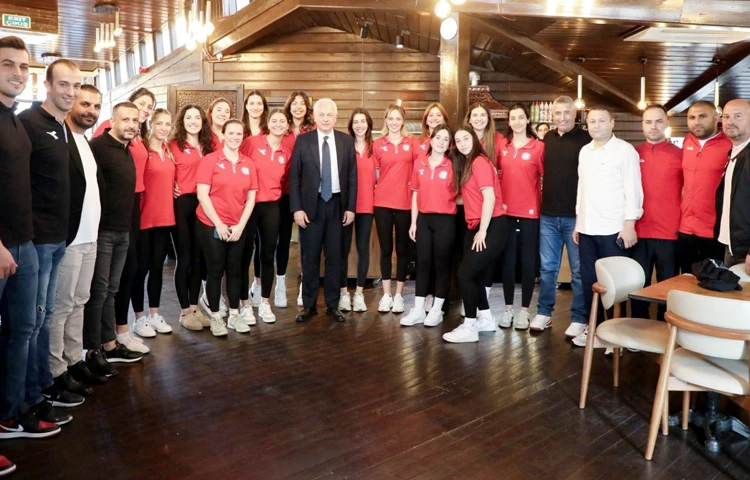 Başkan Köseler, Beykoz Belediyesi Kadın Voleybol Takımını ağırladı