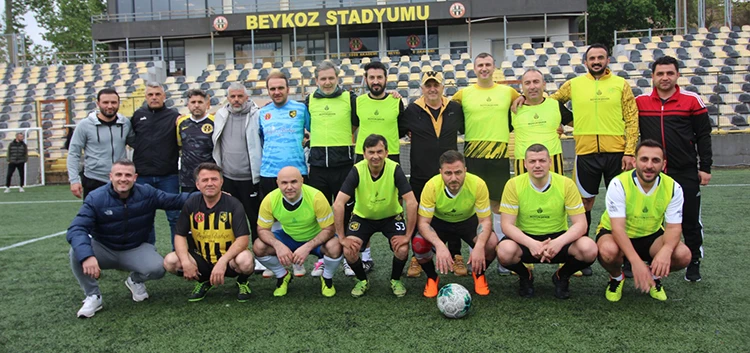 Masterler dostluk maçında Beykoz Stadını şenlendirdi
