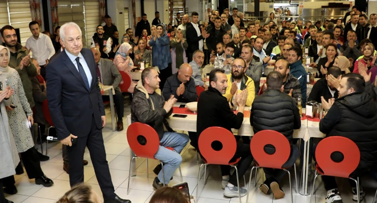 Beykoz Belediye Başkanı 1 Mayıs’ı işçileriyle kutladı