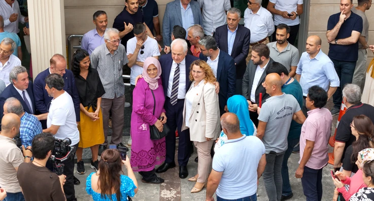 Beykoz Belediye Başkanı ilçe sakinlerinin bayramını kutladı