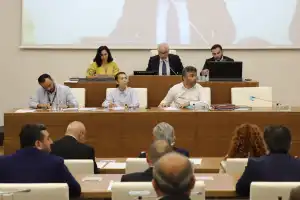 Beykoz meclisinde Temmuz ayı pankart tartışmasıyla başladı