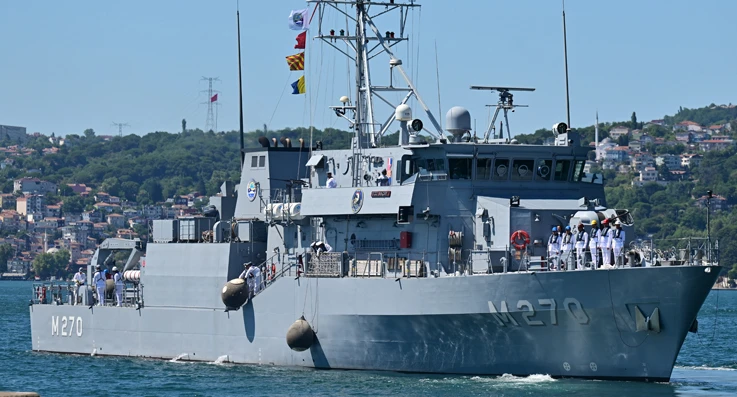 Mayın tehlikesine karşı askeri gemiler Beykoz'dan göreve çıktı