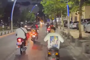 Beykoz'da motosikletliler Türk Bayrağı konvoyu oluşturdu