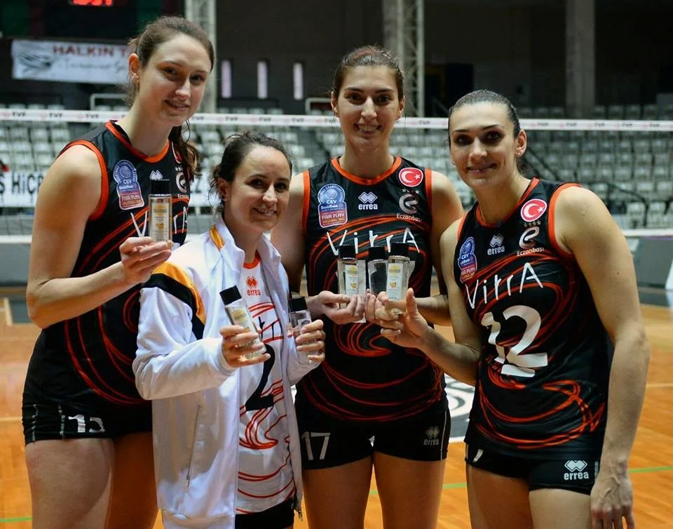 TVF Bayanlar Voleybol 3. Ligi'nin güçlü temsilcilerinden Beykoz Belediyesporlu voleybolcular