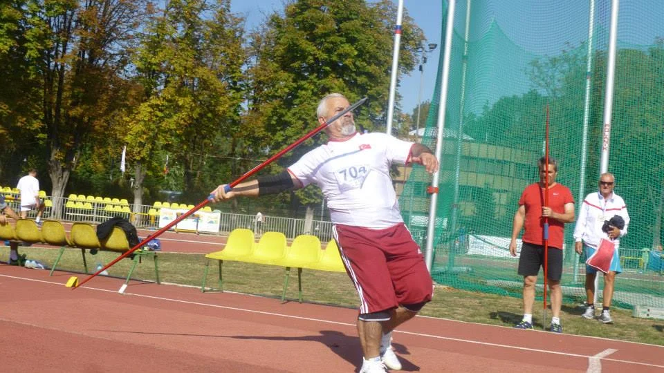 Beykoz ilçesi takımlarında forma giyen Mehmet Albarak, futbol sahalarından sonra