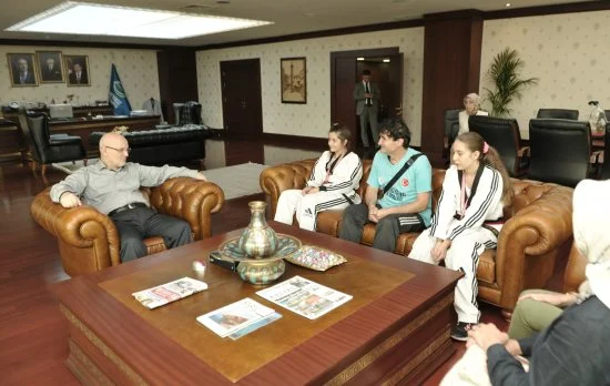 Minik Bayanlar Taekwondo Türkiye Şampiyonu Begüm Aktel ve Yıldız Bayanlar