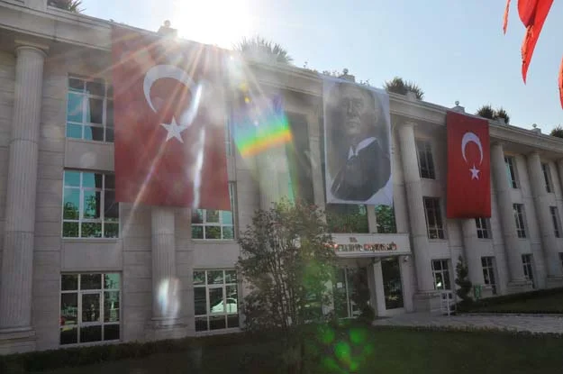 Beykoz'da gerçekleştirilen 19 Mayıs töreni coşkuluydu ve tören alanında toplanan