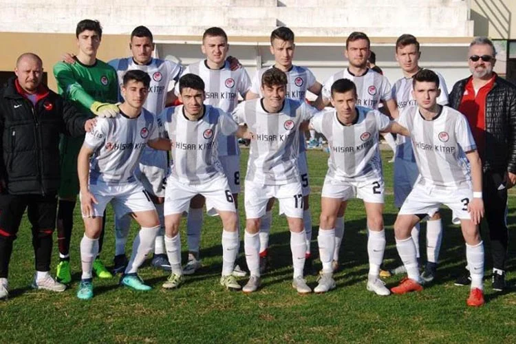 Beykoz'u Türkiye Liselerarası Futbol Şampiyonası'nda temsil eden TFF Meral-Celal Aras