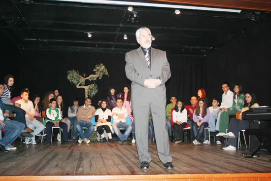 Sinan Akbaşak Yönetimi’ndeki Beykoz Vakfı Tiyatrosu perdelerini Dünya Tiyatrolar Günü’nde