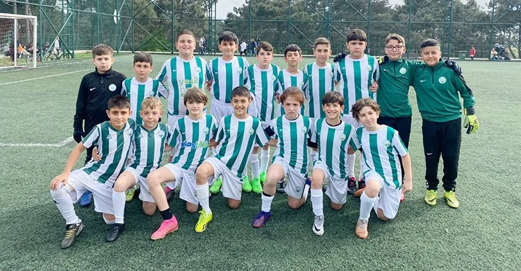 Özel günlerde düzenlenen turnuvalarla futbol şenlikleri organize edilen Beykoz’da 23