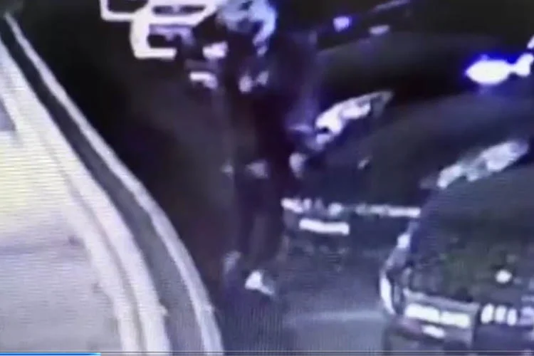 Beykoz Rüzgarlıbahçe Mahallesi’nde motosikletli 2 şahıs Porshe marka otomobilin 60