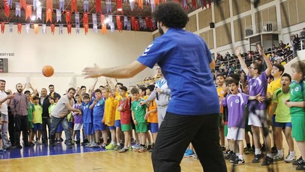 Beykoz Belediyesi yaptığı yatırımların dışında, sınırları içerisinde yer alan Amatör