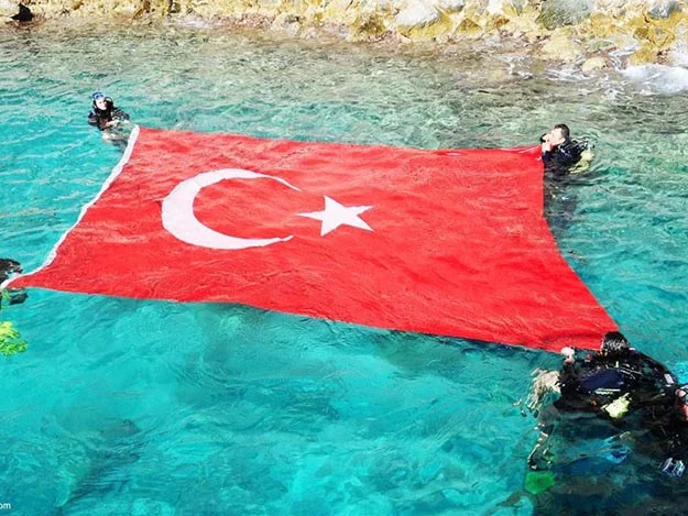 Beykoz Dalış Kulübü üyesi bir grup, Güneydoğu'daki terör olaylarında şehit