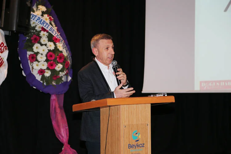 Beykoz'da geleneksel olarak düzenlenen Şiir Akşamları'nın 7.'si gerçekleştirildi.