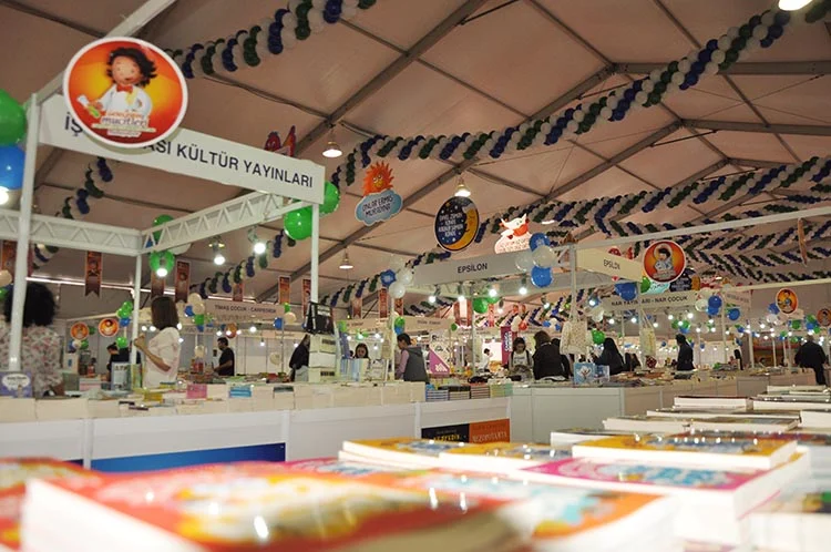 Beykoz'da geleneksel olarak düzenlenen Çocuk Kitapları Fuarı, 4. kez kapılarını