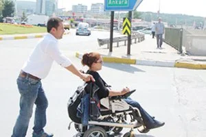 Beykoz'da oturan 39 yaşındaki Güllü Aktürk, 19 yıl önce hosteslik