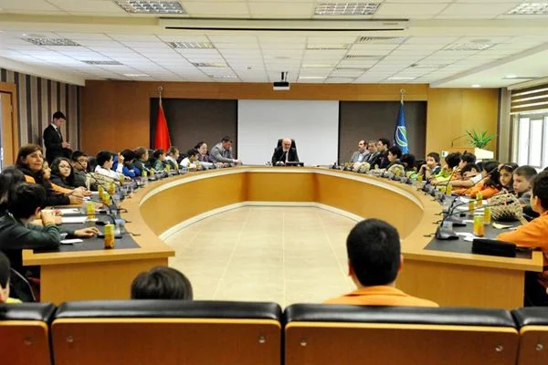 Beykoz Doğa Koleji 4. sınıf öğrencileri Beykoz Belediye Başkan Yücel