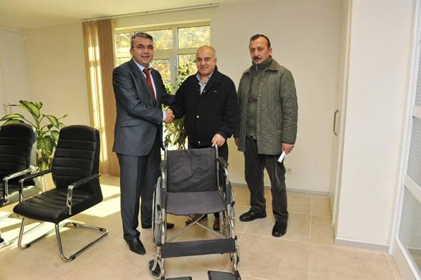 Fenerbahçeli eski futbolcu Osman Özkefeli mavi kapaklarla aldığı 1 elektrikli