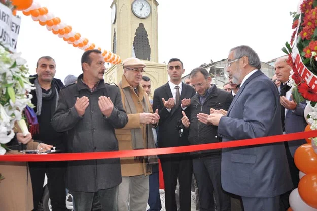 Beykoz Kayalar Pastaneleri'nin tescilli markası olan Adil Usta Pide, Börek,