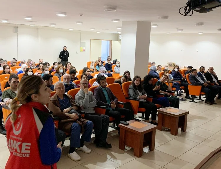 Beykoz Devlet Hastanesi’nde “Afetlerde Sağlık Hizmetleri” başlıklı bir eğitim verildi.